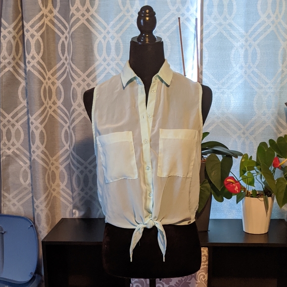 NWOT Summer Top - Picture 1 of 4